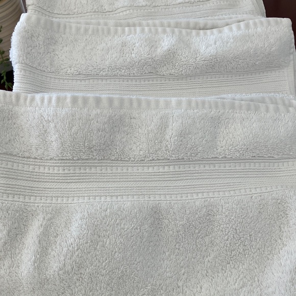 FOUR Charisma White Hygro Cotton Towels - Picture 3 of 5